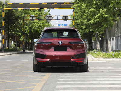BMW iX Фото №5
